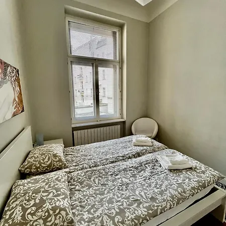Four Reasons Apartment *